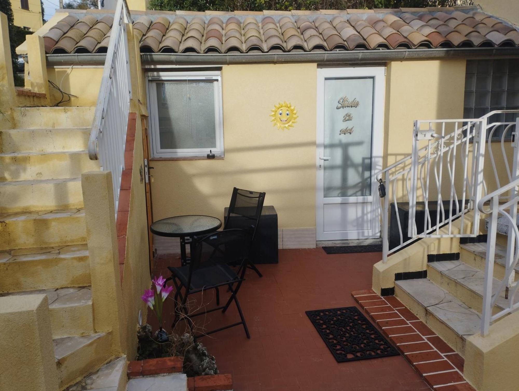 Studio Du Soleil Rez De Jardin Avec Parking Gratuit Vence Eksteriør billede